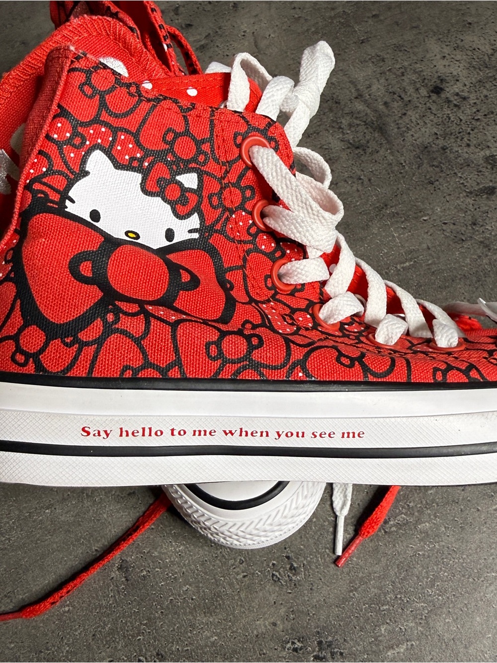 CONVERSE HELLO KITTY “HI SAY HELLO TO ME WHEN YOU SEE ME”